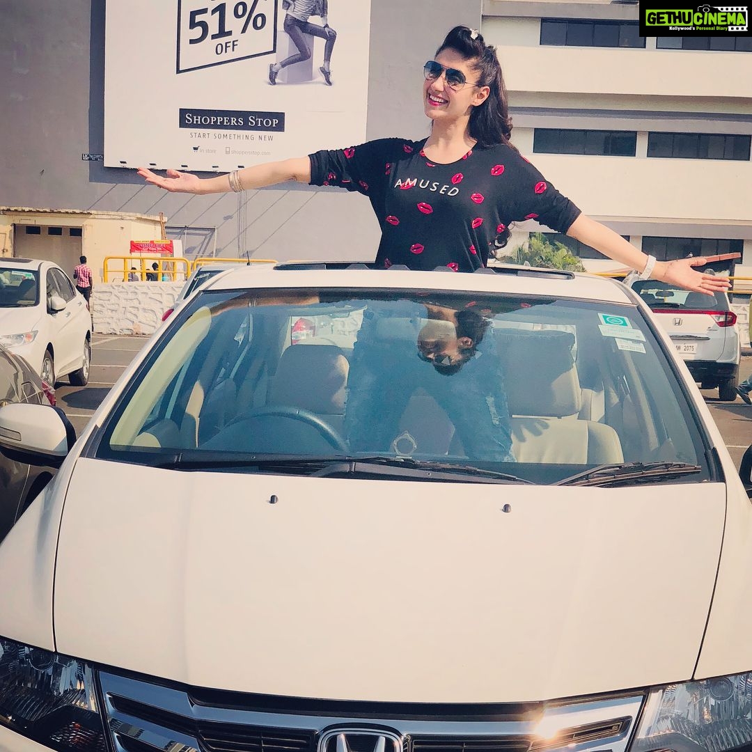 Gurleen Chopra Instagram - My baby CAR π loves me so much dat, at last she eventually turned up in Bombay now itβs gonna be FUN ... FUN RIDES yippppppeeeeeeeπ€·ββοΈπ€·ββοΈπ€·ββοΈπ€·ββοΈπ€·ββοΈπ€·ββοΈπππππππ