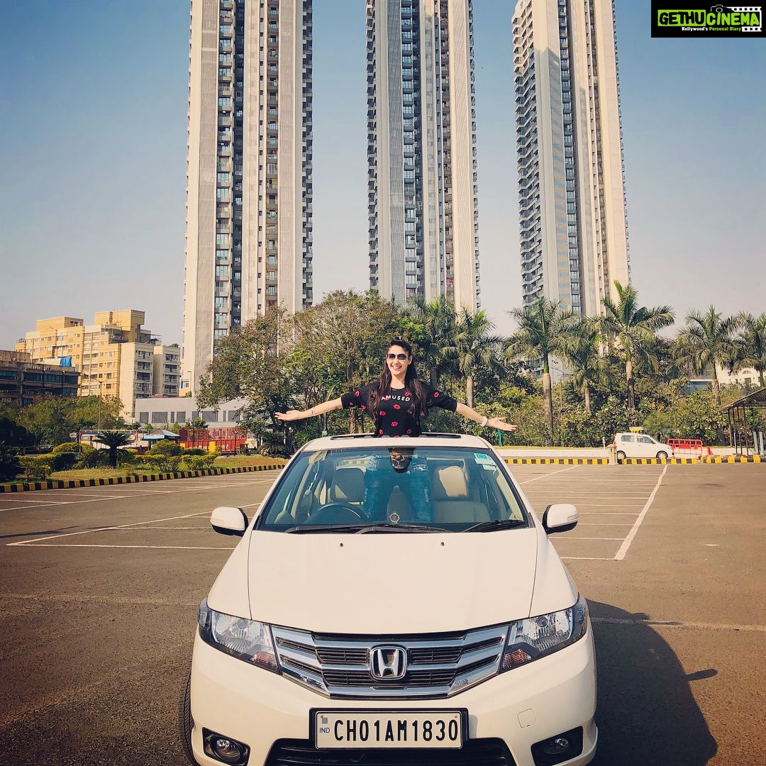 Gurleen Chopra Instagram - My baby CAR π loves me so much dat, at last she eventually turned up in Bombay now itβs gonna be FUN ... FUN RIDES yippppppeeeeeeeπ€·ββοΈπ€·ββοΈπ€·ββοΈπ€·ββοΈπ€·ββοΈπ€·ββοΈπππππππ