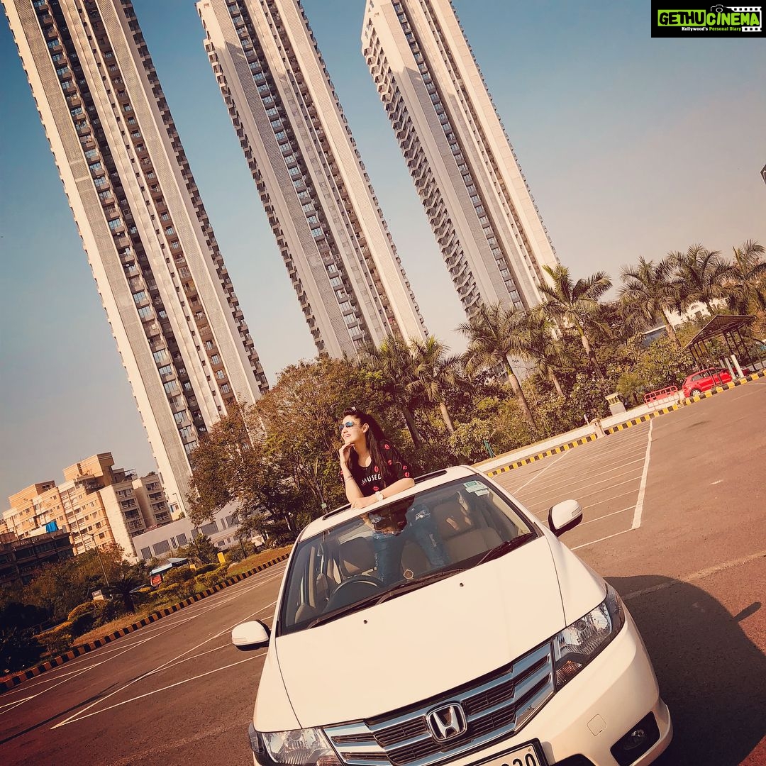 Gurleen Chopra Instagram - My baby CAR π loves me so much dat, at last she eventually turned up in Bombay now itβs gonna be FUN ... FUN RIDES yippppppeeeeeeeπ€·ββοΈπ€·ββοΈπ€·ββοΈπ€·ββοΈπ€·ββοΈπ€·ββοΈπππππππ