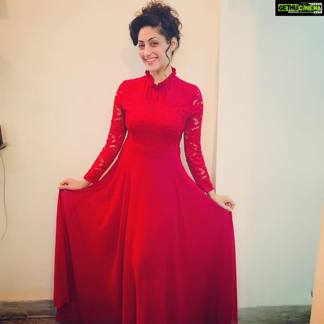 Gurleen Chopra Instagram - Thankyou thankyou thankyou 🙏🏻🙏🏻🙏🏻🙏🏻🙏🏻.... outfit by kanika Sehgal