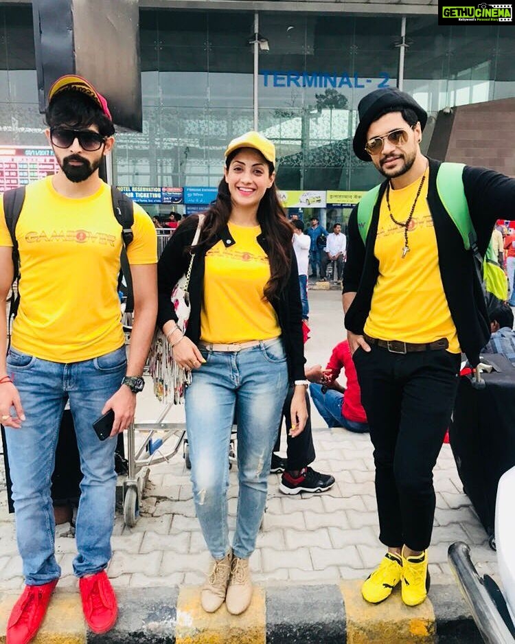 Gurleen Chopra Instagram - Sanaya is all set for #gameover promotions in #lucknow Are you guys Joining me? . . . #movies #airport #lucknowdiaries #ootd #potd #game #over #bollywood #actress #indian #love #fun #promo #november Chaudhary Charan Singh International Airport