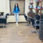 Gurleen Chopra Instagram – YES I AM CUTE ❤️🤟🏻💋 … Hakim’s Aalim Hair Lounge