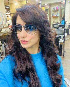 Gurleen Chopra Instagram - NEW ME WITH WITH HAIR CUT 💇‍♀️ ❤️🤟🏻💋 … Hakim's Aalim Hair Lounge