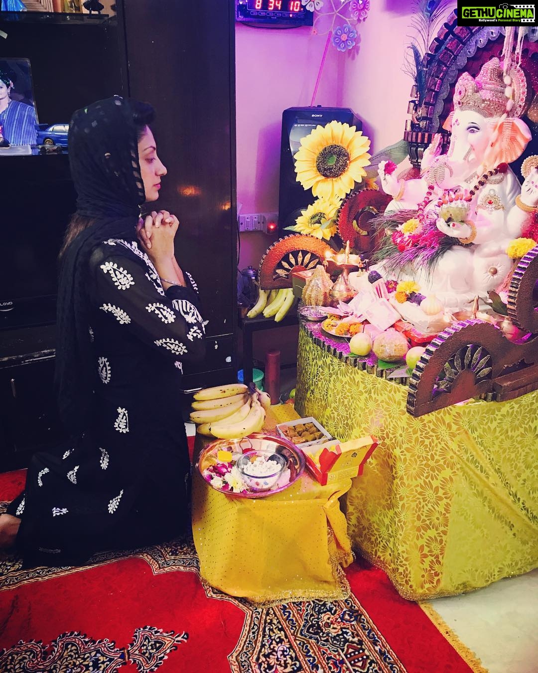 Gurleen Chopra Instagram - Wishing everyone HAPPY GANESH CHATURTHI 🙏🏻🙏🏻🙏🏻🙏🏻🙏🏻🙏🏻