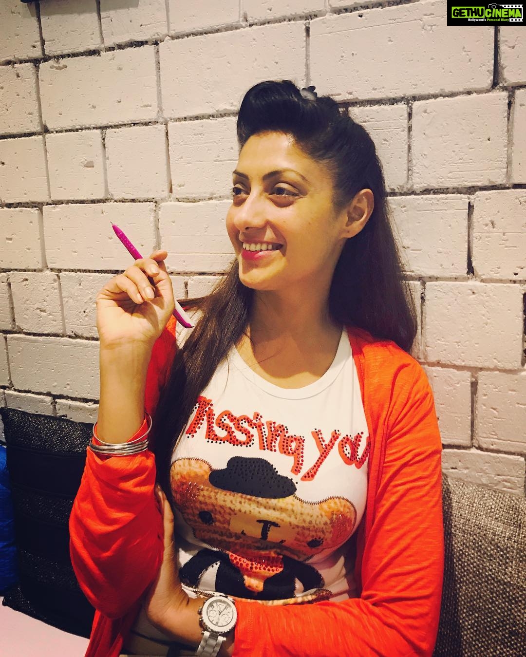 Gurleen Chopra Instagram - Stay patient & trust your journey 🌟🌟🌟🌟🌟 OMG Cafe Mumbai
