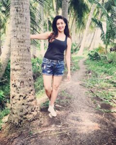 Gurleen Chopra Instagram - Don't let anyone take away your Dreams 🌟🌟🌟🌟🌟