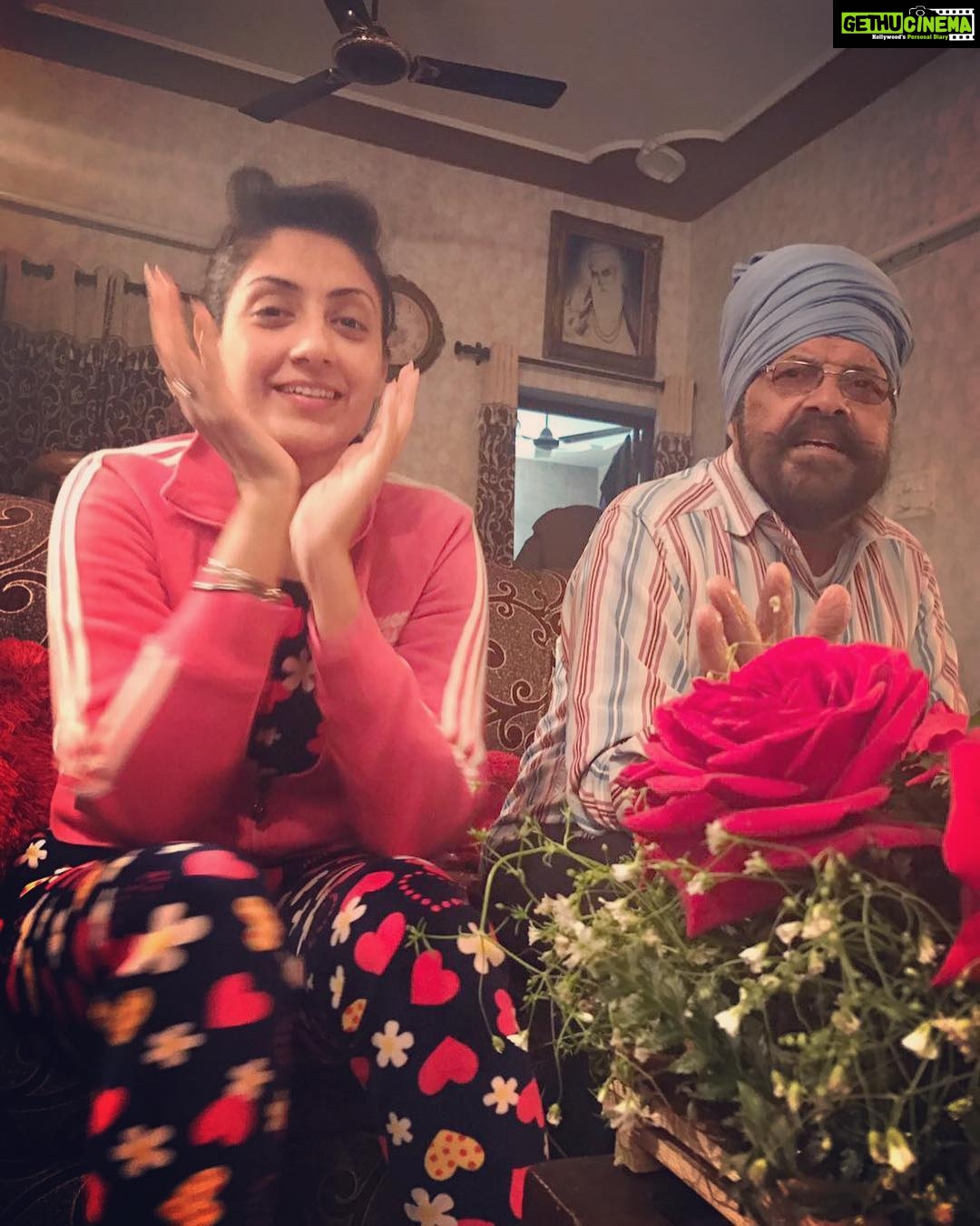 Gurleen Chopra Instagram - Ik pyara moment with papa ....👨👧👨👧👨👧👨👧👨👧