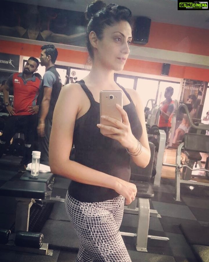 Gurleen Chopra Instagram - Fitness is not about being better than someone else๐ช๐ป๐ช๐ป๐ช๐ป it's about being better than you used to be ๐๐ผโโ๏ธ๐๐ผโโ๏ธ๐๐ผโโ๏ธ๐๐ผโโ๏ธ