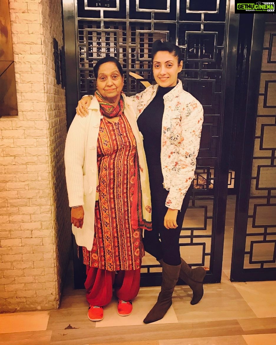 Gurleen Chopra Instagram - Happy Mother's Day all of you. Respect ur mom 👩👧👩👧👩👧👩👧👩👧