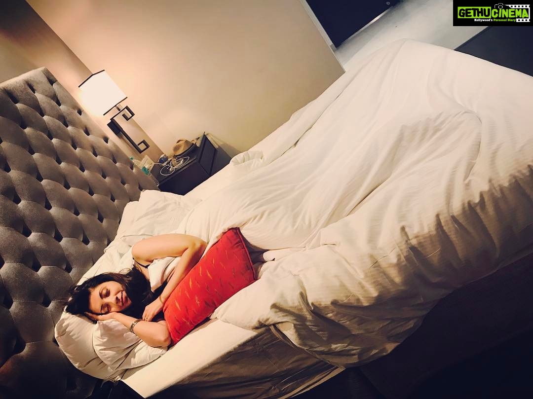 Gurleen Chopra Instagram - Just believe in your dreams gudnite guys 🌛🌜🌙