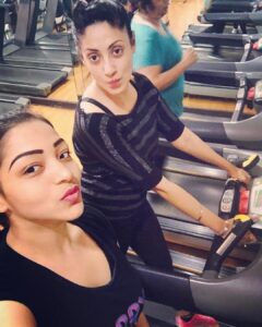 Gurleen Chopra Instagram - Friends that SWEAT together 💪🏻👭STAY TOGETHER 👭👭👭👭❤️❤️❤️❤️❤️ Waves Gym