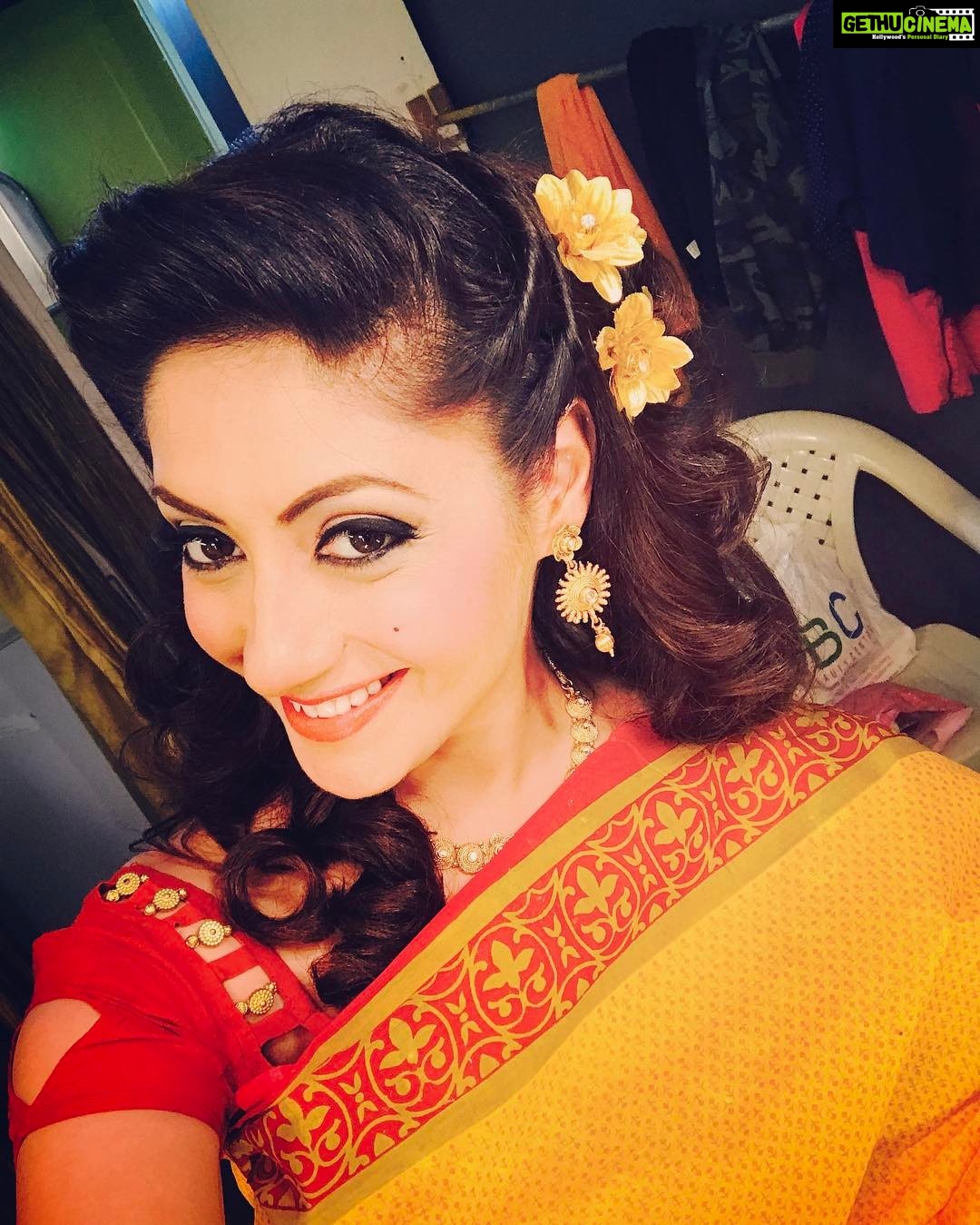 Gurleen Chopra Instagram - Basant vale din yellow nai paya ta ki paya