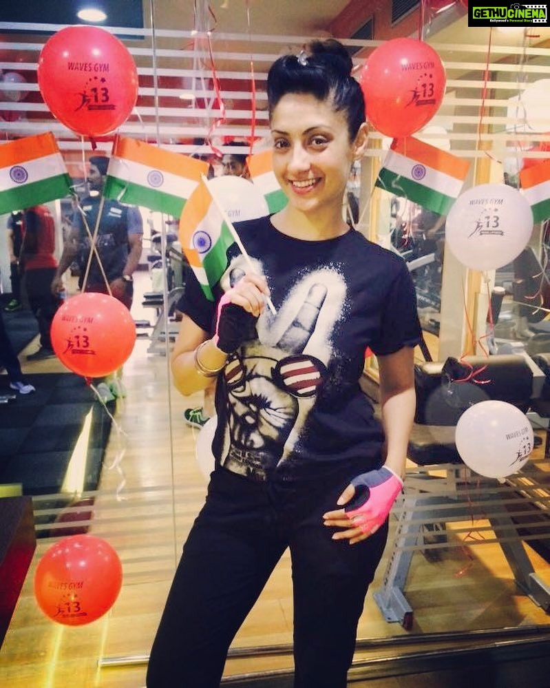 Gurleen Chopra Instagram - Be the change you want to see in dis world and feel proud to be an 🇮🇳 INDIAN ..... happy republic day 🇮🇳🇮🇳🇮🇳🇮🇳🇮🇳🇮🇳