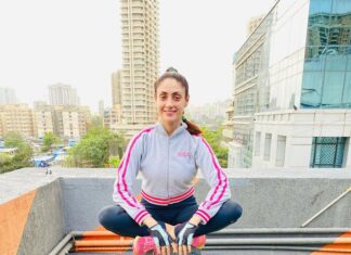 Gurleen Chopra Instagram - ਫੁਰਸਤ ਵਿੱਚ ਇਕੱਲਾ ਹੱਸਣਾ ਦਿਲ ਦੀ ਗੱਲ ਦਿਲ ਨੂੰ ਦੱਸਣਾ,, ਧਰਤੀ ਤੋਂ ਅੰਬਰ ਤੱਕ ਮੇਰੀ ਉਡਾਣ ਹੈ ਮੇਰੀ ਸਾਦਗੀ ਹੀ ਮੇਰੀ ਪਹਿਚਾਣ ਹੈ,, ❤️💃🏋️‍♀️… ( NO FILTER NO MAKEUP CLICKED JUST AFTER GYM )
