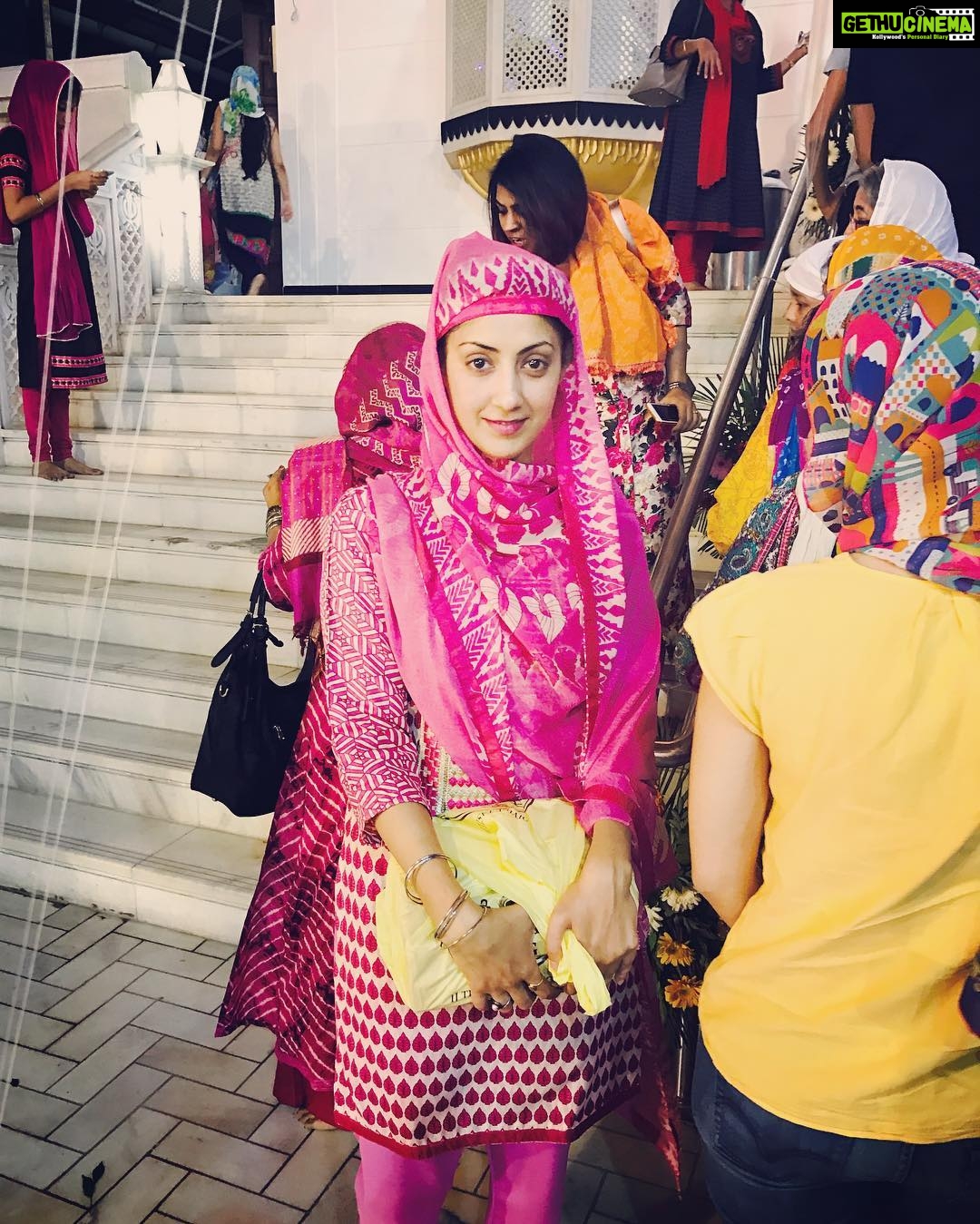 Gurleen Chopra Instagram - Happy gurupurab