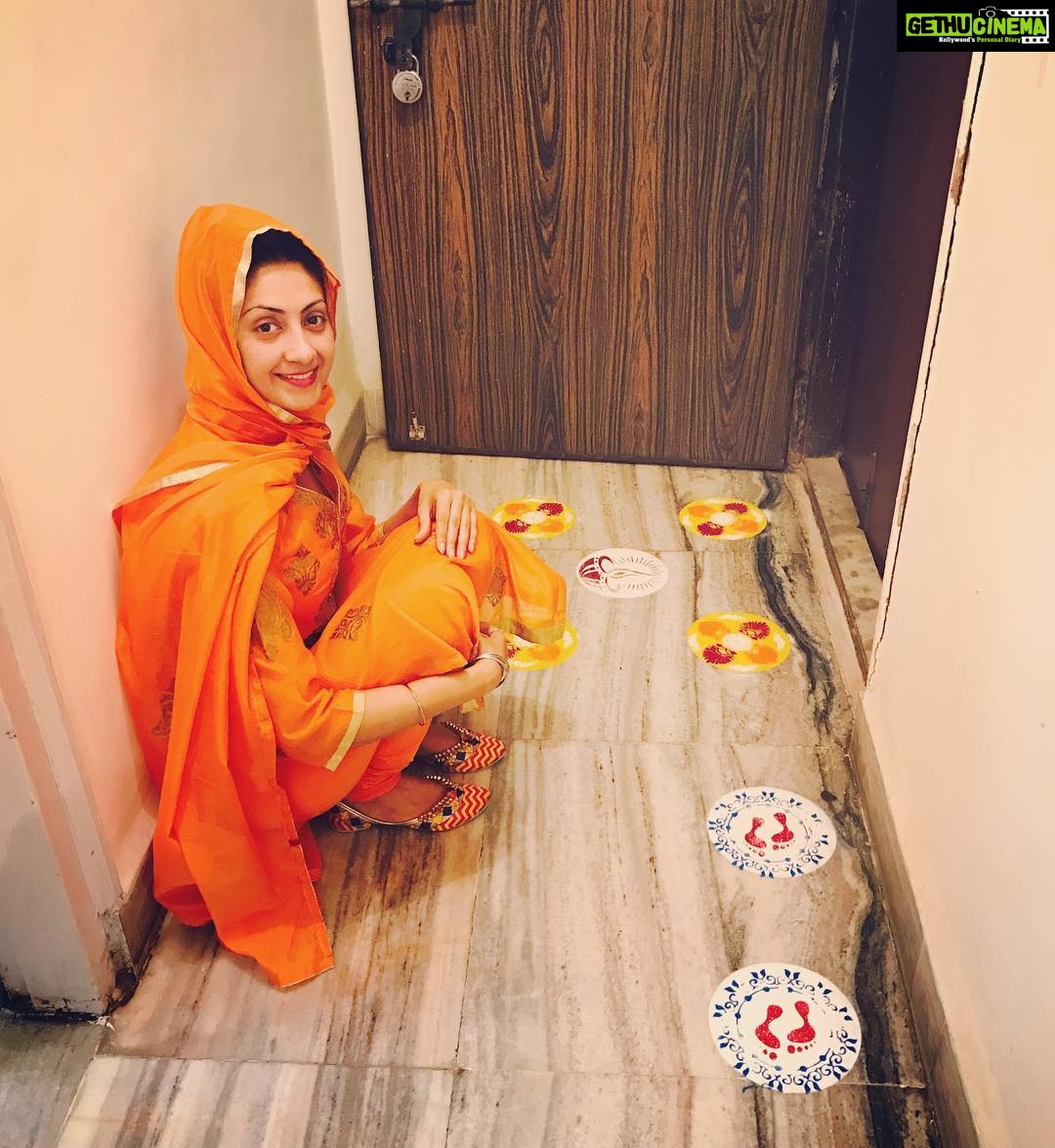 Gurleen Chopra Instagram - Happy gurpurab 🙏🏻🙏🏻