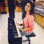 Gurleen Chopra Instagram – Zindagi pyar Ka geet hai isse har dil ko ganna padega 🎧🎼🎧🎼🎧🎧🎼