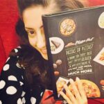 Gurleen Chopra Instagram – Kade kade pizza v Khanna chaida for a change 🙈🙈🙈🙈🙈