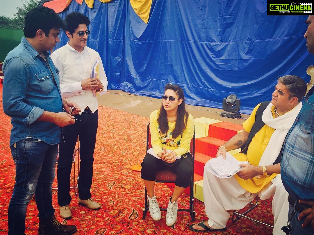 Gurleen Chopra Instagram - Doing rehearsal for Sita swayamvar