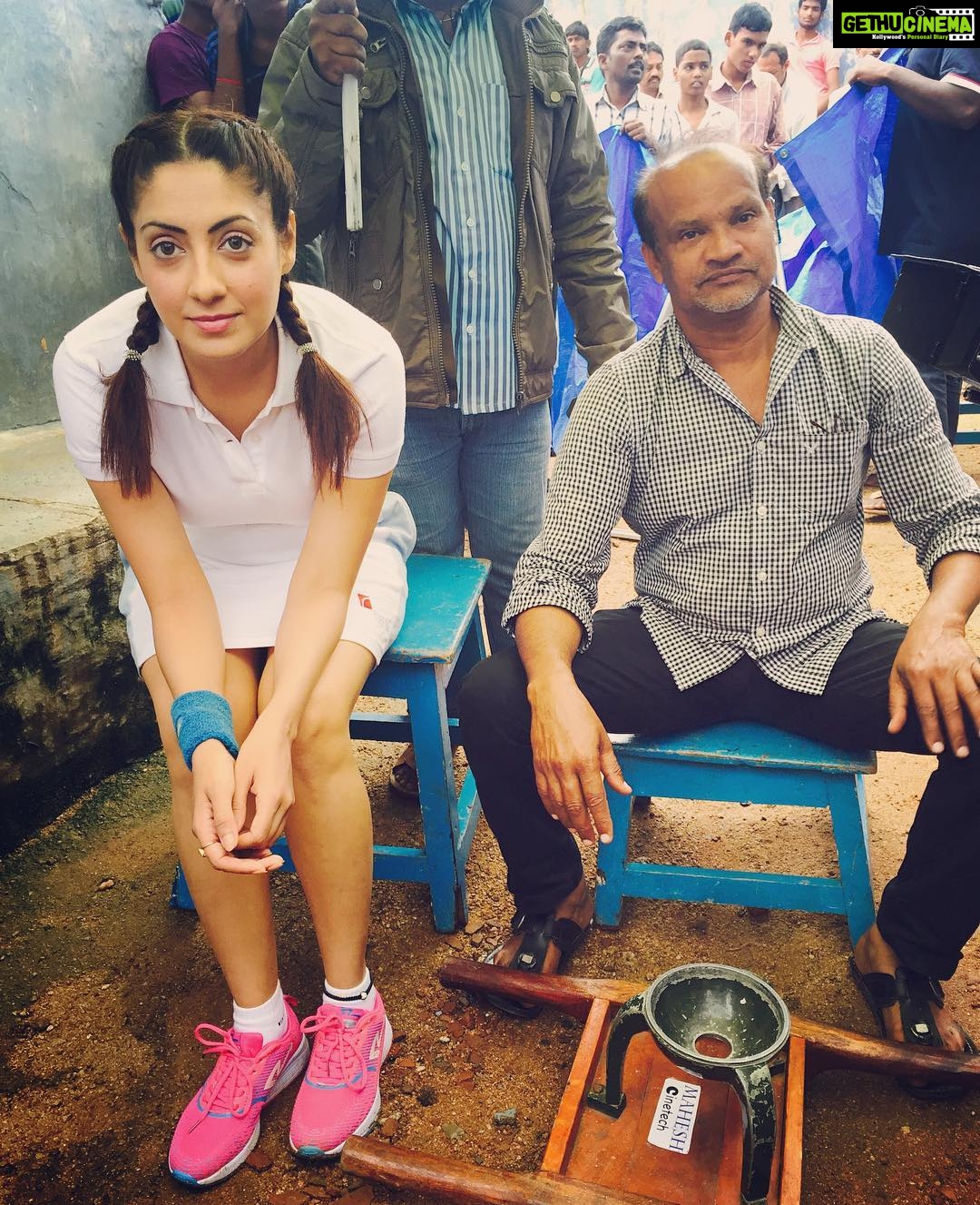 Gurleen Chopra Instagram - Waiting for my shot