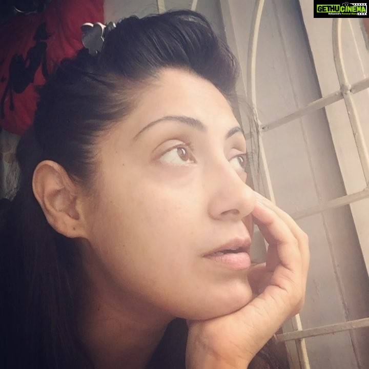 Gurleen Chopra Instagram - Soun Di jhari de vich tere nal nachne nu jee karda 😜😜🌂🌂🌂🌂
