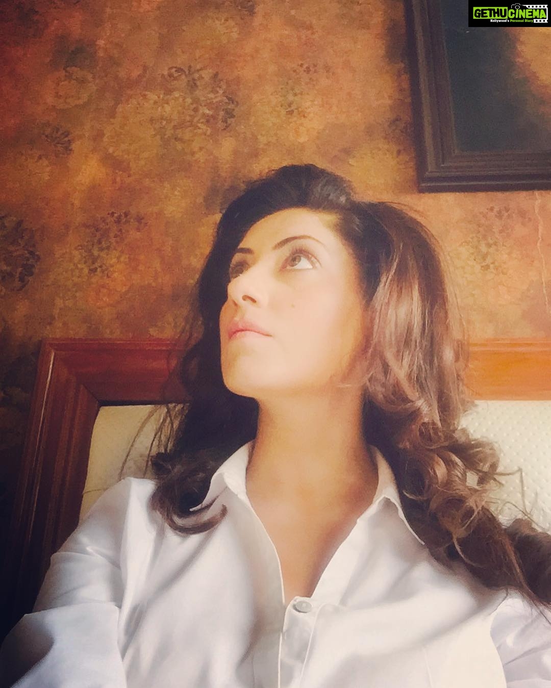 Gurleen Chopra Instagram - Yaad Anne se pehle chale aiye aur Phir jaiye Jaan janne ke baad.....