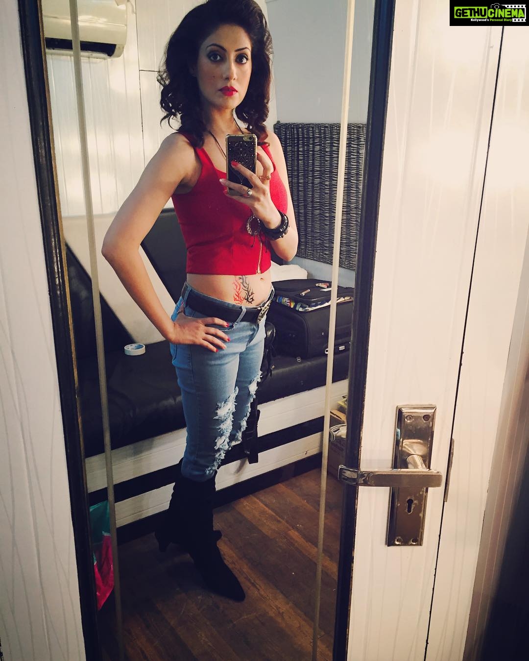 Gurleen Chopra Instagram - Dnt let small minds convince you dat ur dreams are too big ..... GC