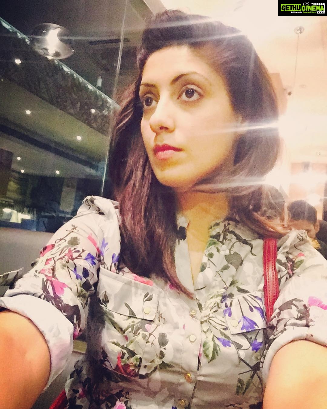 Gurleen Chopra Instagram - As rose is rare in desert, my blood group is very rare too i.e. B NEGATIVE which escapes me from every B who is Negative for my career growth.Thank God for this unique gift.🙏