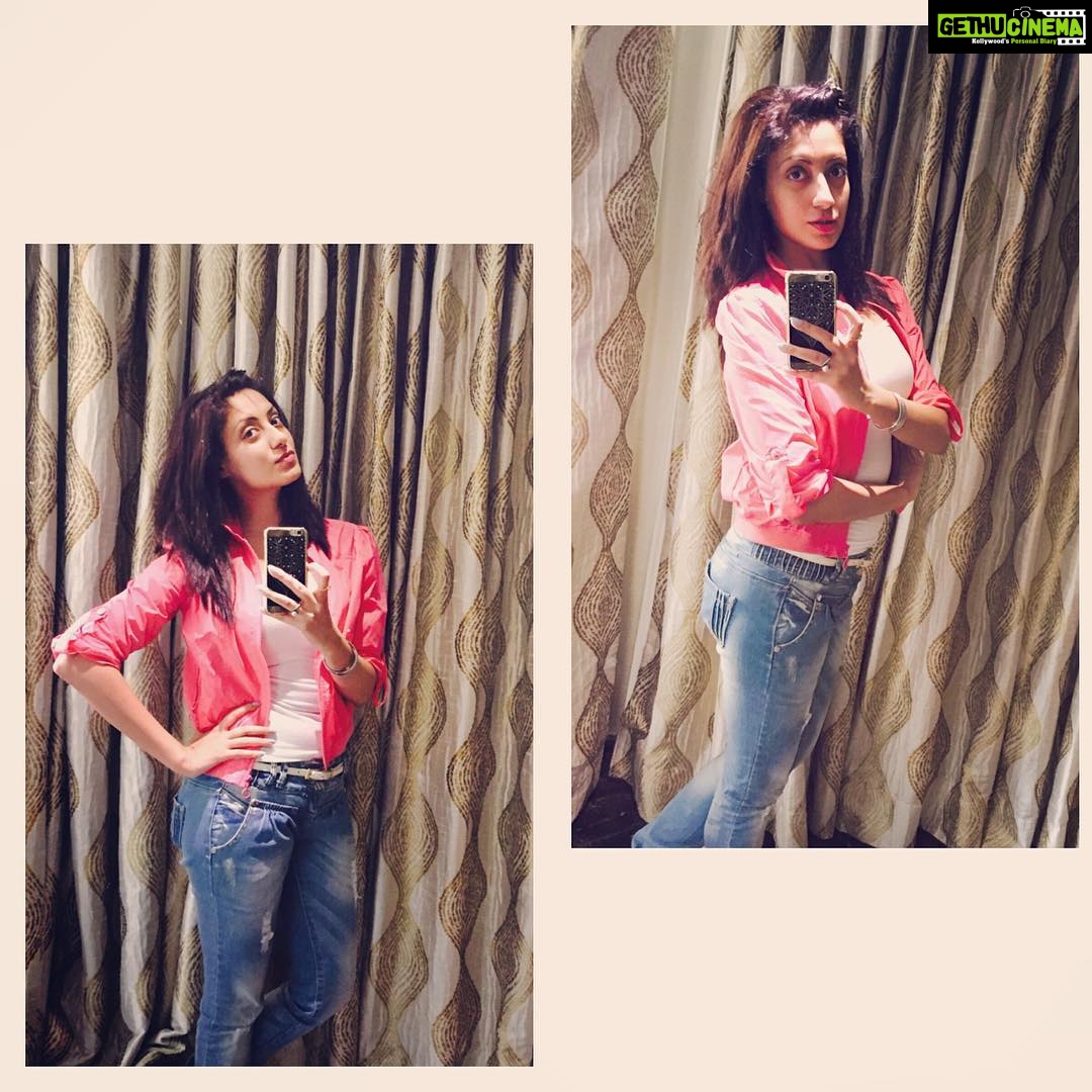 Gurleen Chopra Instagram - The only thing making you unhappy are your own thoughts CHANGE THEM ,,,, Gudmng every1 ......GC