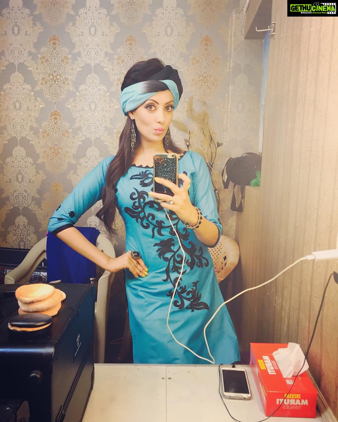 Gurleen Chopra Instagram - GO FOR SOMEONE ,,, WHO IS PROUD TO HAVE YOU ......