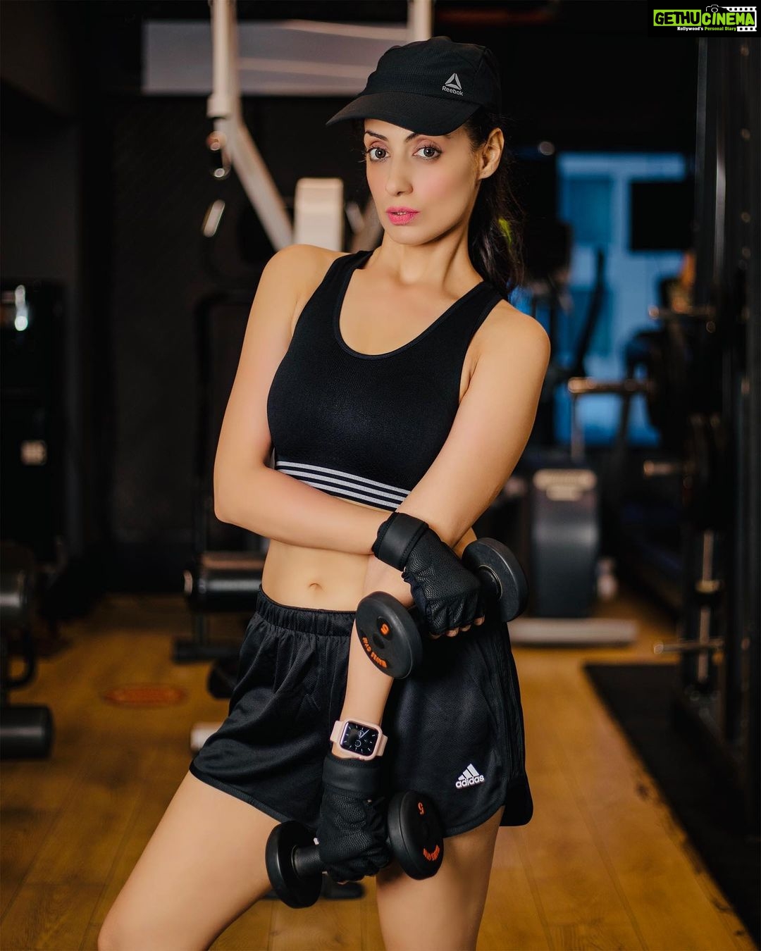 Gurleen Chopra Instagram - MAKE YOUR BODY YOU DREAM ABOUT 🏃🏼♀️🍱🧘♀️🏋️♀️… Waves Gym