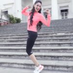 Gurleen Chopra Instagram – JAISE TUMHARI NAZAR HAI 
VAISE HE DUNIYA NAZAR ATTI HAI ( ME 49KG WEIGHT ) 
FITNESS IS 80% UR DIET 🍱 20% EXCERCISE WORKOUT 🏋️‍♂️ … Asian Library.kala Ghoda