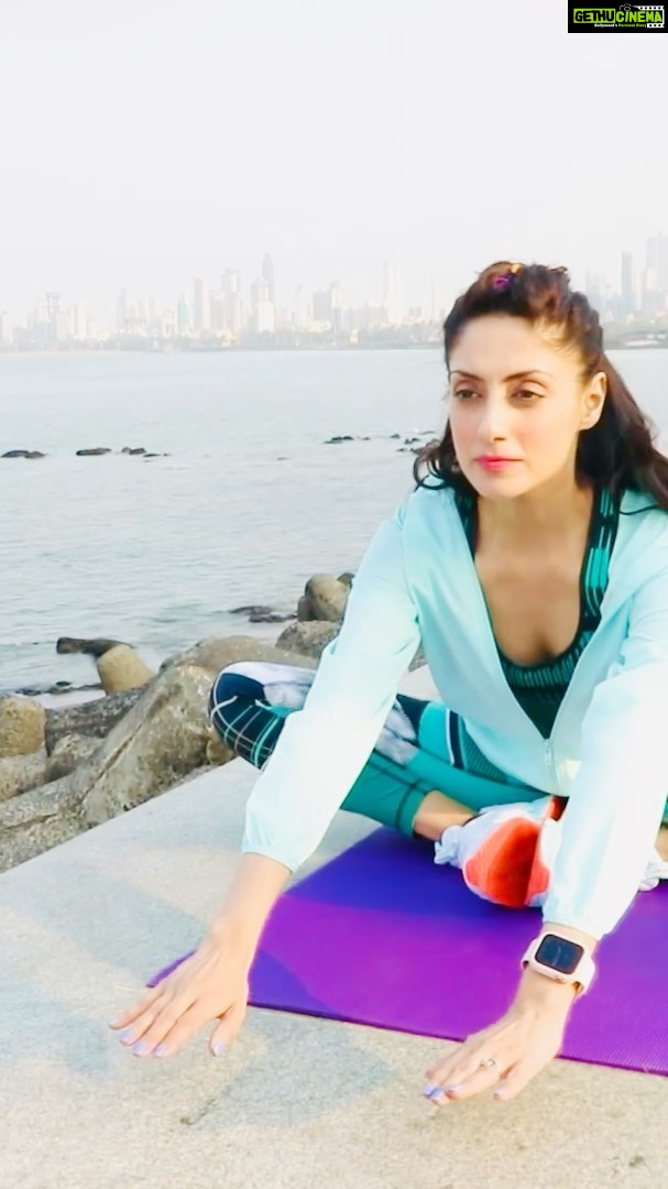 Gurleen Chopra Instagram - MEDITATE READ EAT HEALTHY FOOD DRINK WATER MOVE YOUR BODY SPEND TIME IN NATURE 🧘♀️