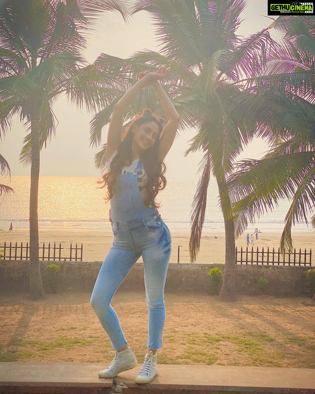 Gurleen Chopra Instagram - RAKH SAAMBH K YA SAJNA GWAAH DE JA DIL ❤️ TAINU DE CHADIYA ❤️💋🤟🏻 ...
