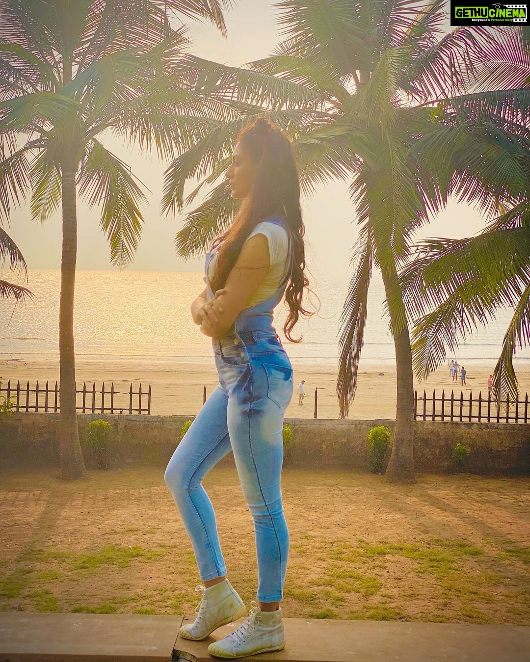 Gurleen Chopra Instagram - NATURE IS THE ART OF GOD 🙏🏻 KUDRAT NU KADE MEHSOOS KAR K DEKHO KINNI SOHNI DUNIYA BANAI A RAB NE... THANKYOU BABA JI EHNI PYARI DUNIYA CH BHEJAN LAI 🙏🏻🙏🏻