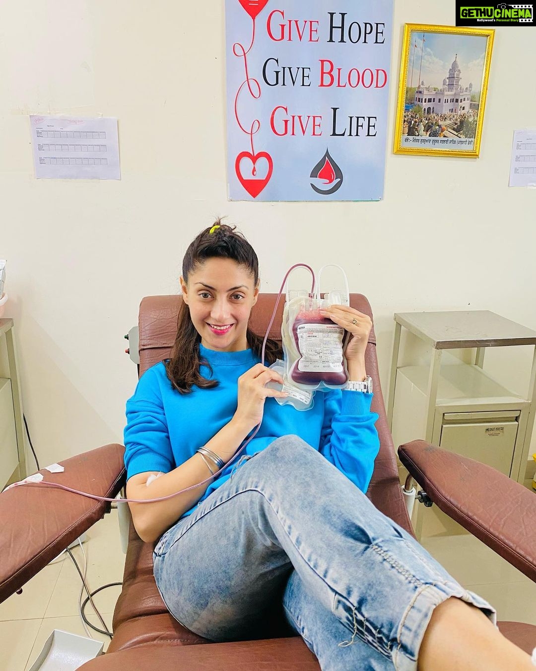 Gurleen Chopra Instagram - 30 DEC JANAM DIN TE KUCH HOR DAAN KARO YA NA KARO, BUT KHOON DAAN JARUR KARO KI PTA SAADA DITTA BLOOD KAD KISE DE KAM A JAYE ππ» TE OHDI JAAN BACH JAYE ( MY BLOOD GROUP IS B- NEGATIVE VAISE HE LAKHA CH 1 DA HUNDA KADE KISE NU V LORH HOVE TEAM NU CONTACT KARO MAIN JARUR HAAZIR HOVANGI ππ»)