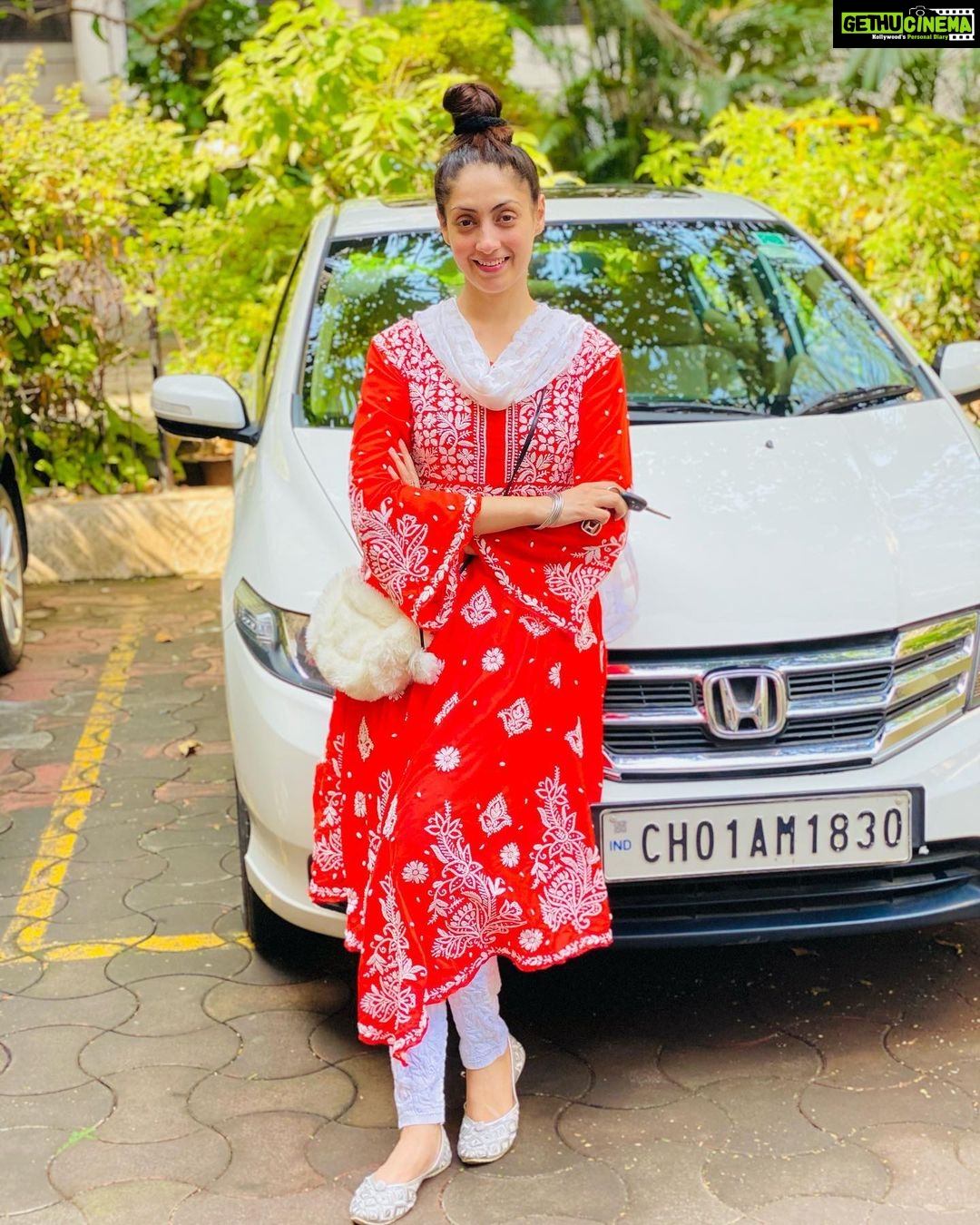 Gurleen Chopra Instagram - MERE VICH JO HALKA HALKA GAROOR A , TERE PYAR DA KASOOR A 🏋️♀️👩❤️👨❤️🤘🏻💋🧸... ( SUIT KIVE LGA MERA ? )