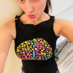 Gurleen Chopra Instagram - OSS MUSKURAHAT TO SOHNA KUCH NAHI HUNDA,,, JO HANJUA DA MUKABALA KAR K AUNDI A 🤷🏼‍♀️ .... ( I AM 💪🏻 STRONG GIRL 👧🏼 )