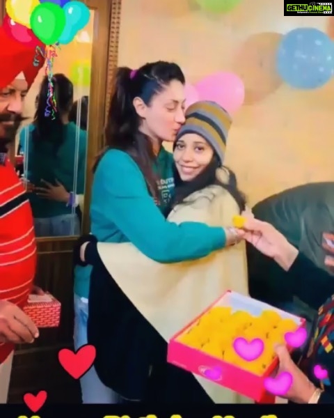 Gurleen Chopra Instagram - Happy bday kanika thankyou for making our π world beautiful with your prensence baba ji sariya khushia den bahut sara pyaar β€οΈβ€οΈπππ§π€π¬πΌπΉπ·π₯π»ππππ