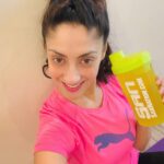 Gurleen Chopra Instagram - Eat Clean Drink Water Stay Active Be Healthy 👯‍♀️🤷🏼‍♀️ .... ( Bahar garmi bahut a so plz jinna ho sake paani peo ) Mumbai, Maharashtra
