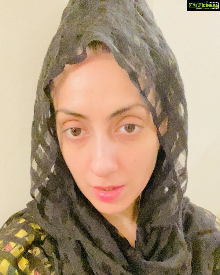 Gurleen Chopra Instagram - Path karde hoye saada dhian kyu bhatakda ? ... Mumbai, Maharashtra