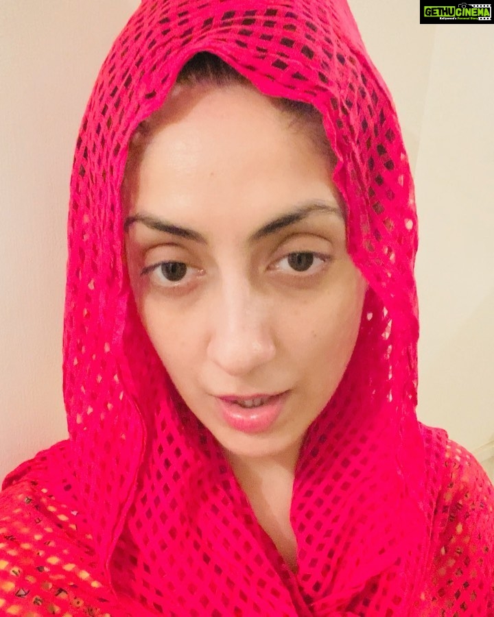 Gurleen Chopra Instagram - Kal Shri Guru Arjan Dev Ji Di yaad vich Sariyan bhena 1 Sukhmani Sahib da path jarur karn ππ»... . . . . . For queries plz contact team @randhawa___8 @aman.sekhon.98031506 @reetsekhon421 @shivaniya_20 Mumbai, Maharashtra