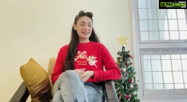Gurleen Chopra Instagram - Kitho da law hai ? Kuri nu viah to baad kam nahi karna chaida ?