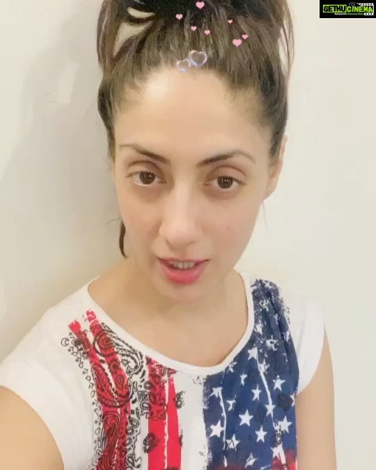 Gurleen Chopra Instagram - Jo pyar karde a oh kadi chad k nahi jande 🙇🏼♀️ ( love guru )