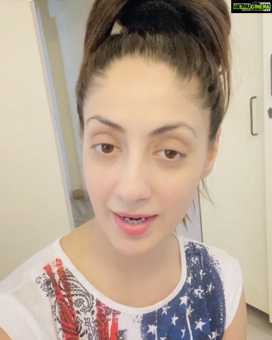 Gurleen Chopra Instagram - Jo insaan tuade lai dhuro bann k aya ohnu tuade to koi nahi kho sakda 🤝 yaad rakhna ... Love you all ... GC ( love guru )