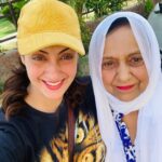Gurleen Chopra Instagram - You are the first person I saw when I opened my eyes first, I want you to be the last person I see before I die, please Live Long mama 👩‍👧.... ( Happy mother,s day ) Duniya dia saria Mawa dia lambia umaran hon .... 🙏🏻 Chandigarh, India