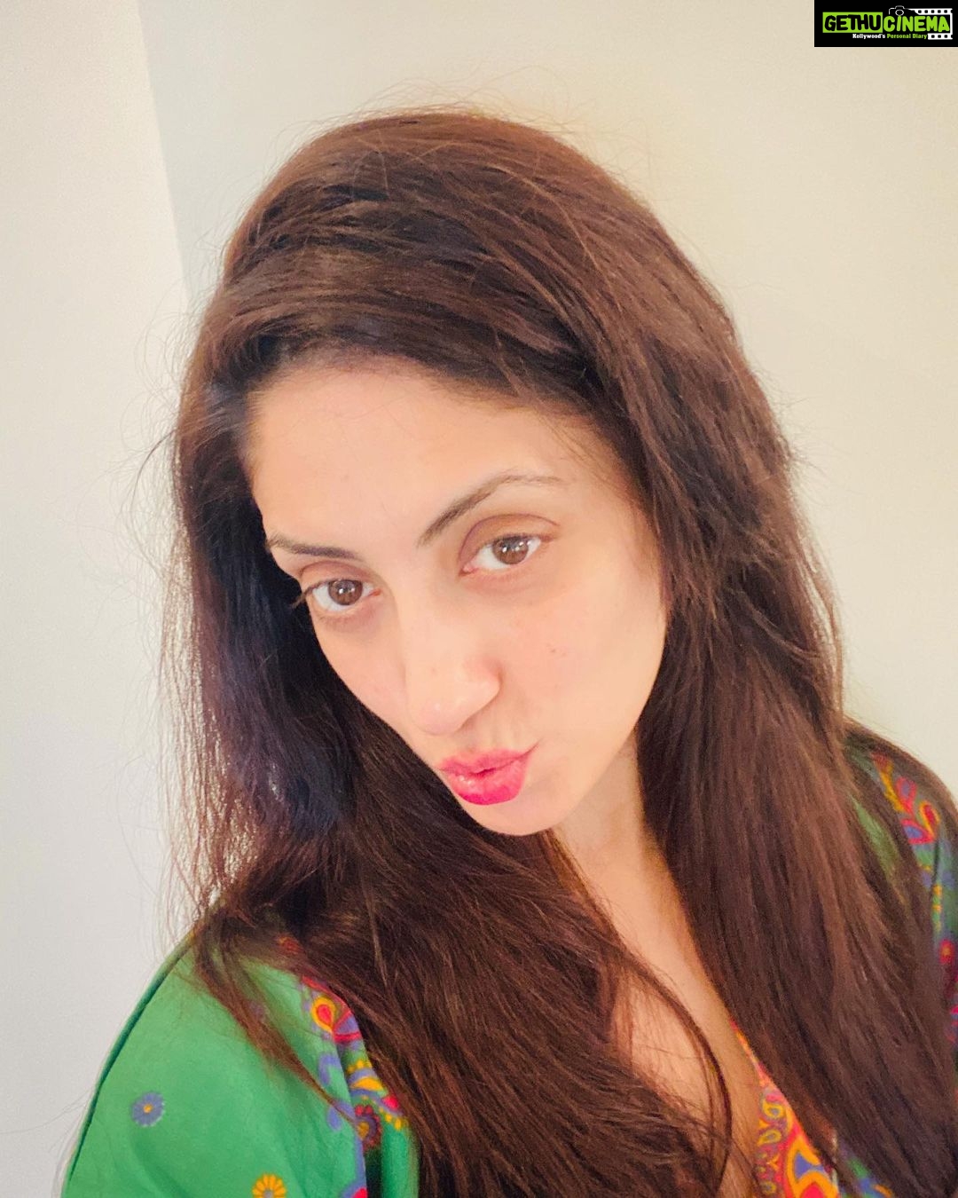 Gurleen Chopra Instagram - Tera mera saath hai janma janma da, tu mainu milya eh fal a mere change Karna da...❤️🤘🏻
