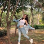 Gurleen Chopra Instagram - There is sunshine in my soul today 🌞🌟🦋 ( happy first Sunday of 2020 ) . . 📸 @darshan_bhanushali_photography 💄@priyakhatry Jacket @shein_in Collaboration and shoot managed by @whiteantelope__ @mediatribein Apply code 1500Gurlen, and get extra 10% off when the order over 1500 INR valid to Mar 31st, 2020. 🎁Search ID 514131 http://shein.top/zeabl1q Inorbit Back Road.....