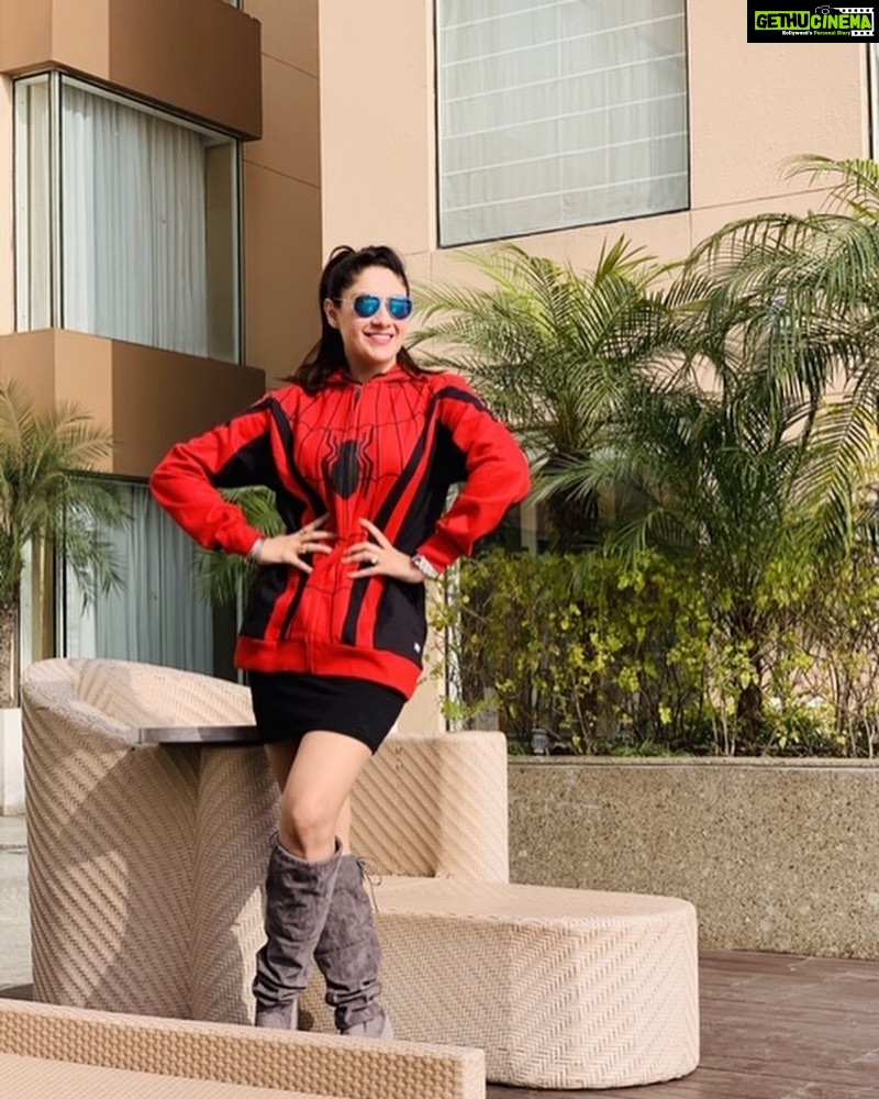 Gurleen Chopra Instagram - Let’s welcome 2020 with open arms, May this year bring us all the love & happiness.. lets write our story with new colours & hopes.. HAPPY NEW YEAR 2020 🏆💐🎄🎹🌟 Spider🕷️Jacket 🧥 from @thesouledstore #SouledArmy #TheSouledStore #thesouledarmy #souledstore Mumbai, Maharashtra