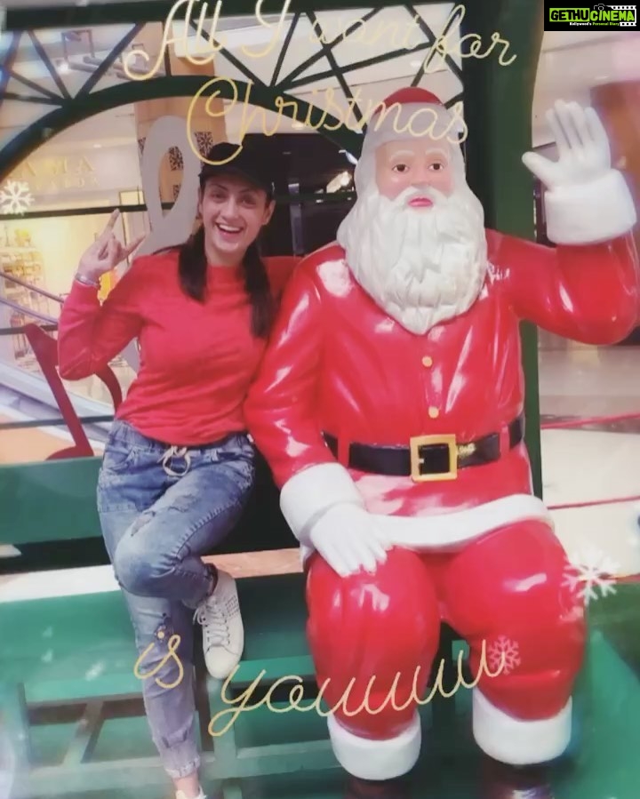 Gurleen Chopra Instagram - May Santa Claus 🎅 bring everything you wished for 🎁 MERRY CHRISTMAS 🎄 everyone Infinity 2 Cinemax Malad